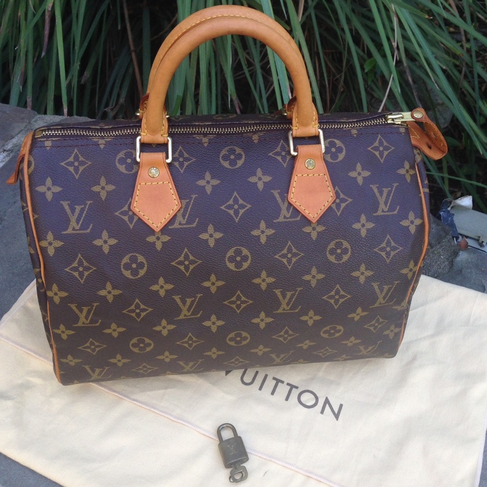Louis Vuitton Mono. Speedy 30 W/DUST BAG & PADLOCK